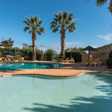2 Bedroom Townhouse With Shared Pool On Golf Complex *