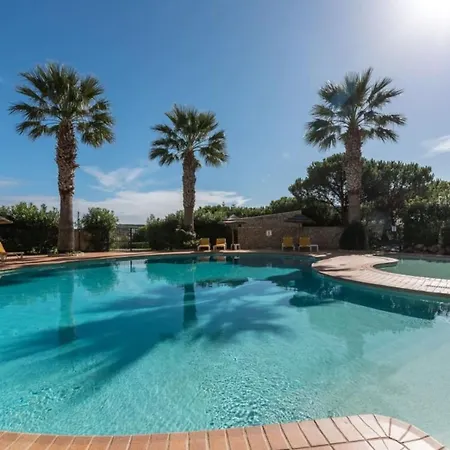 Holiday home 2 Bedroom Townhouse With Shared Pool On Golf Complex *