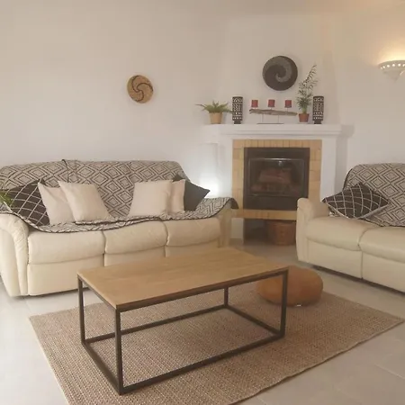 2 Bedroom Townhouse With Shared Pool On Golf Complex * بودينز