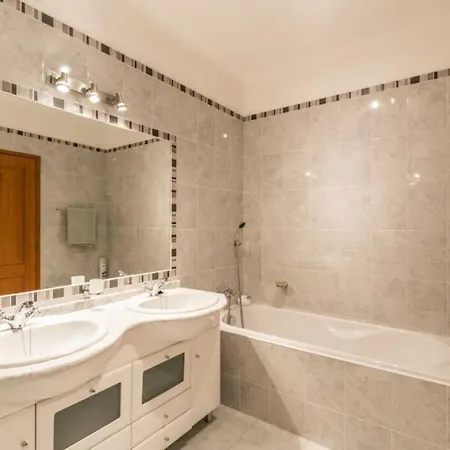 2 Bedroom Townhouse With Shared Pool On Golf Complex Budens