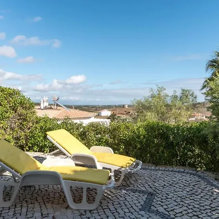 2 Bedroom Townhouse With Shared Pool On Golf Complex *